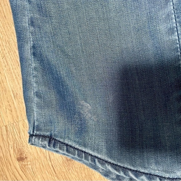 NWT Guess Distressed Denim Button Down Shirt Size XS - Picture 7 of 8